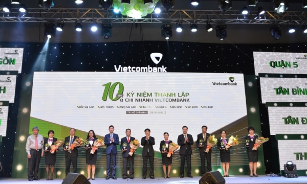 Vietcombank tổ chức Lễ kỷ niệm 10 năm thành lập 8 chi nhánh tại TP.HCM
